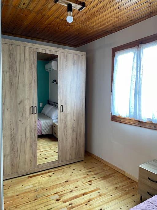 Politis' Wooden House Leilighet Vasilikí Eksteriør bilde