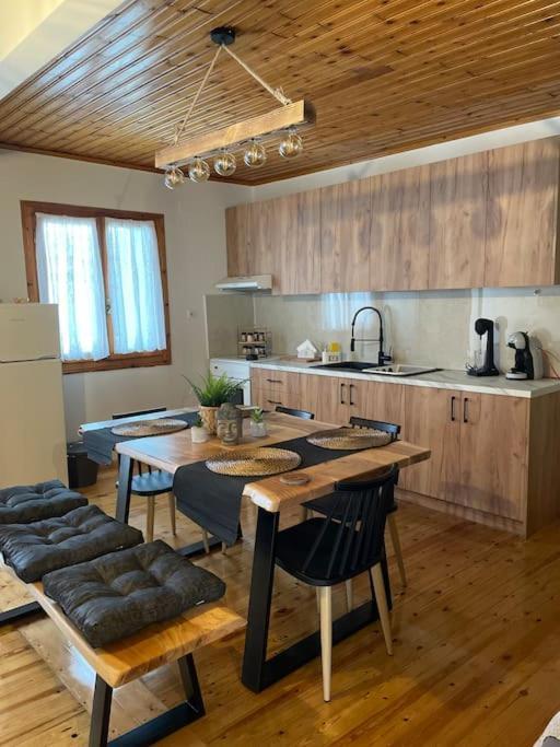 Politis' Wooden House Leilighet Vasilikí Eksteriør bilde