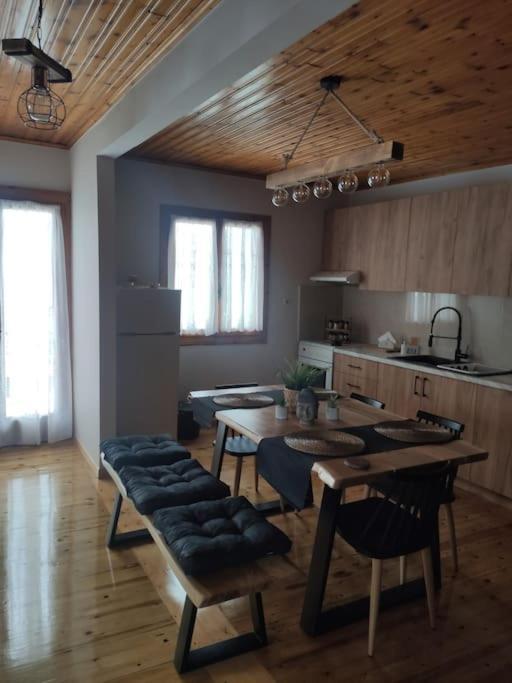 Politis' Wooden House Leilighet Vasilikí Eksteriør bilde